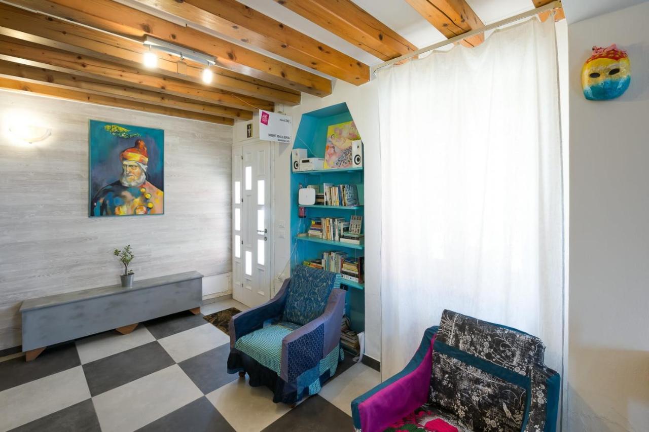 Night Galleria Holiday Home - Bed & Art In Burano - The Pink House מראה חיצוני תמונה
