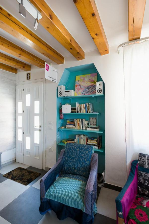 Night Galleria Holiday Home - Bed & Art In Burano - The Pink House מראה חיצוני תמונה
