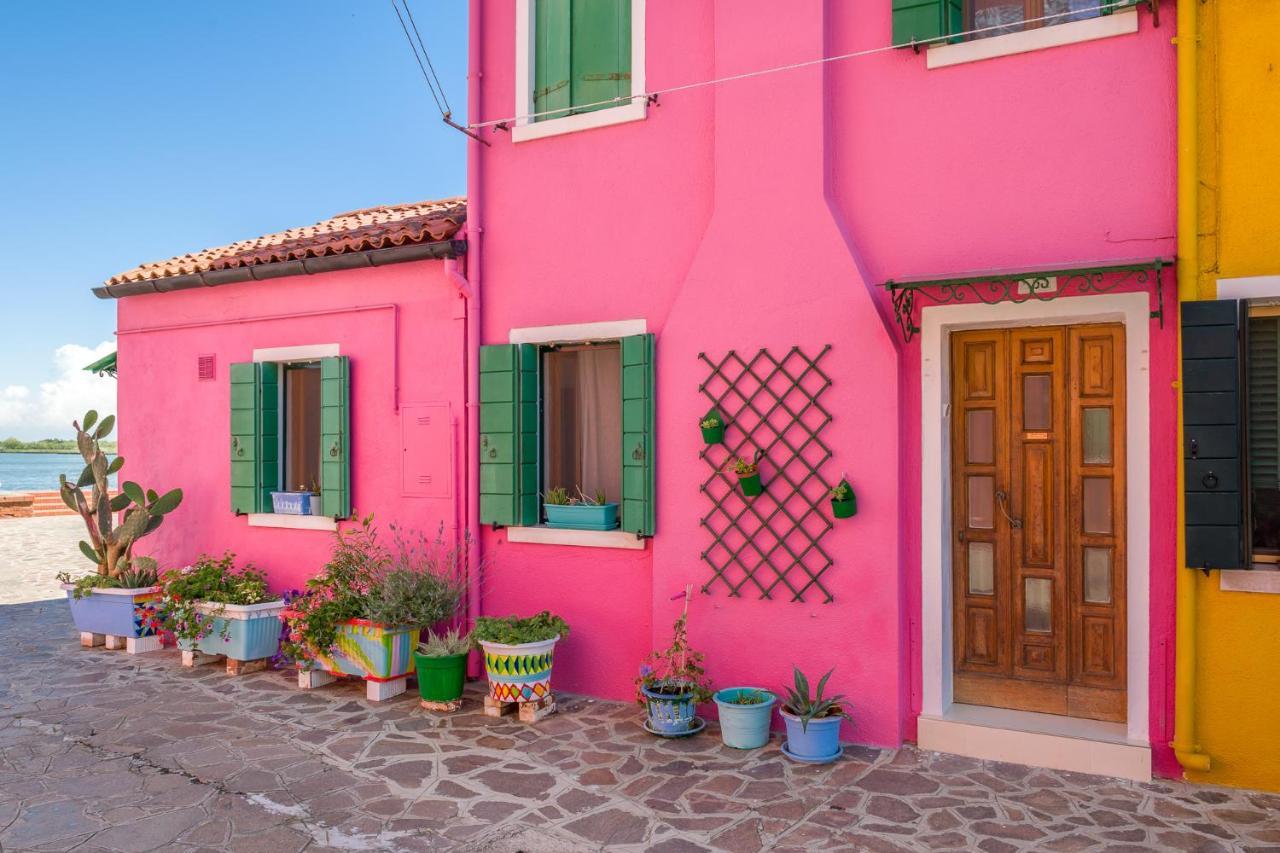 Night Galleria Holiday Home - Bed & Art In Burano - The Pink House מראה חיצוני תמונה
