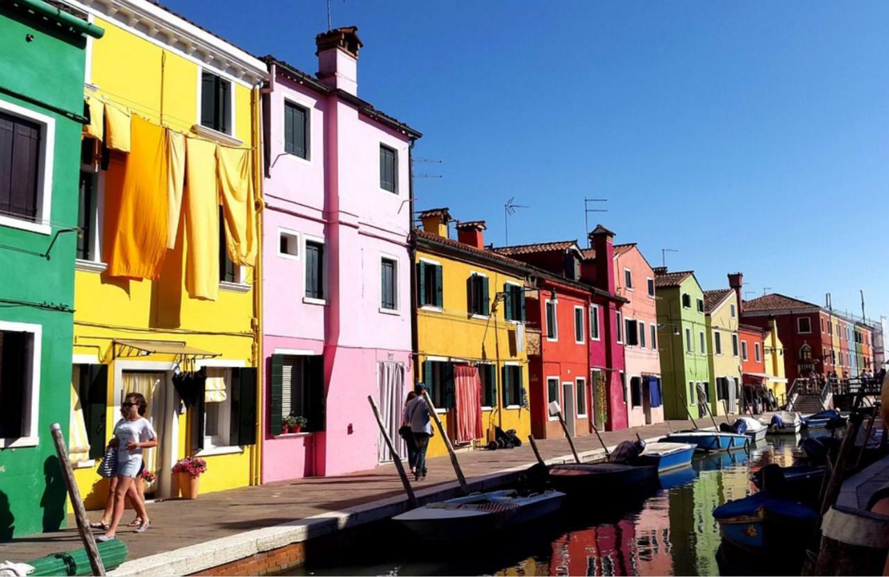 Night Galleria Holiday Home - Bed & Art In Burano - The Pink House מראה חיצוני תמונה