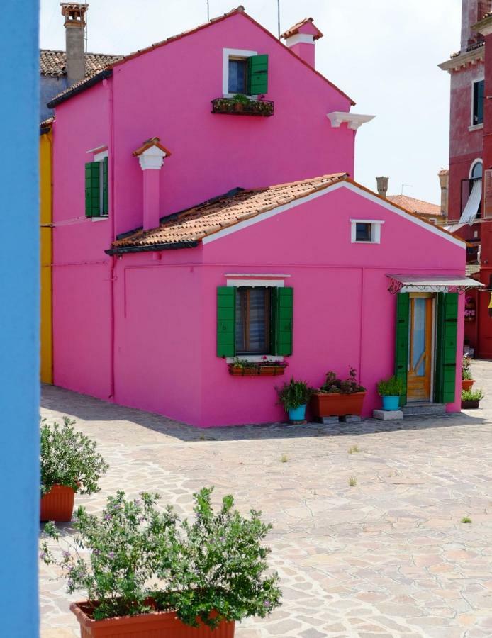 Night Galleria Holiday Home - Bed & Art In Burano - The Pink House מראה חיצוני תמונה